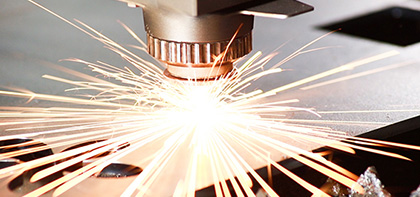 為什么激光打標(biāo)機(jī)更適合玻璃奶瓶打碼